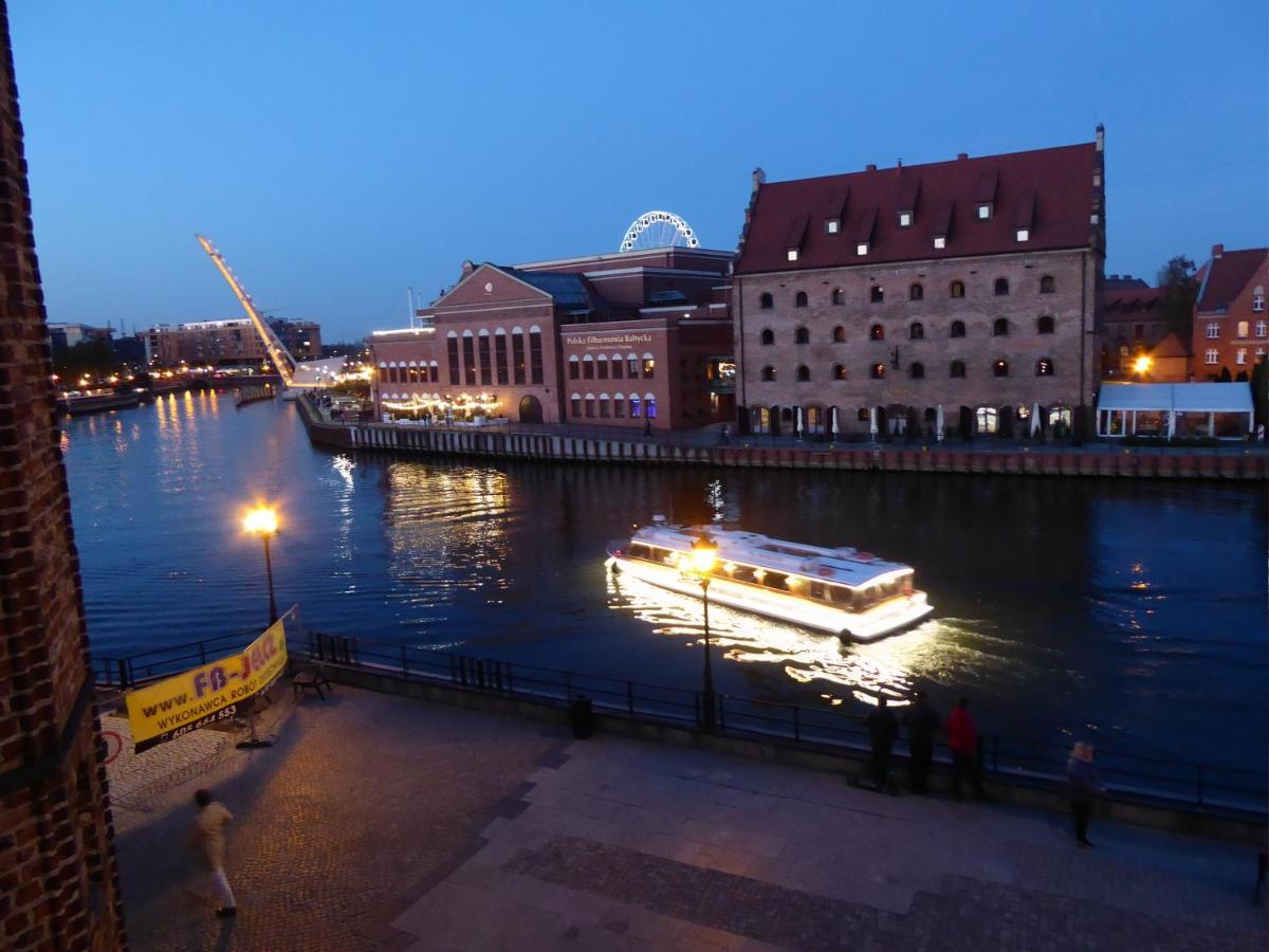 Magical River View By Downtown Apartments กดัญสก์ ภายนอก รูปภาพ