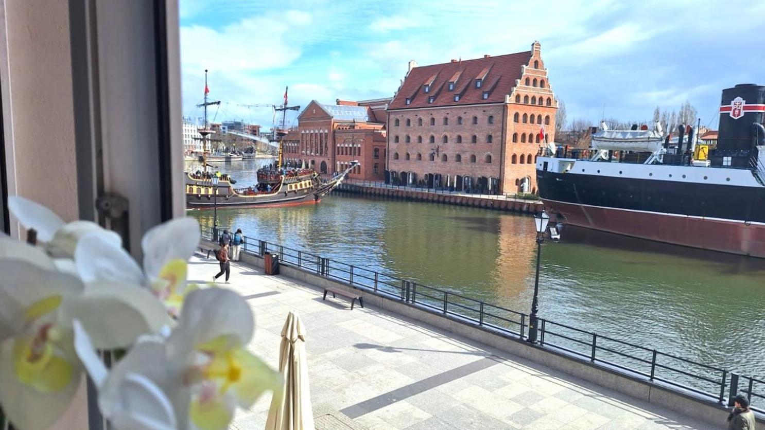 Magical River View By Downtown Apartments กดัญสก์ ภายนอก รูปภาพ